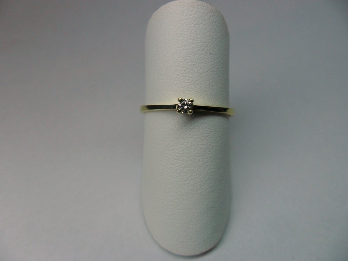 4-Pronks Solitaire Ring Yellow Gold 0.05 crt.